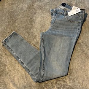 Hollister Womens size 13 R jeans